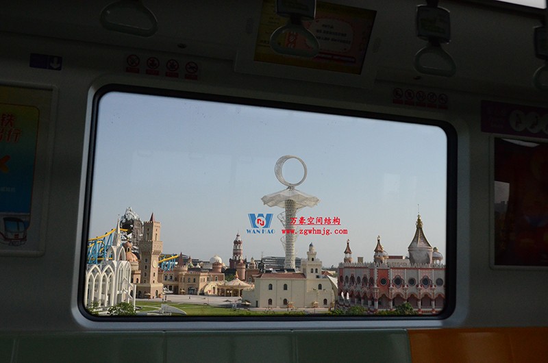 身姿輕盈，造型優(yōu)美的膜結(jié)構(gòu)建筑