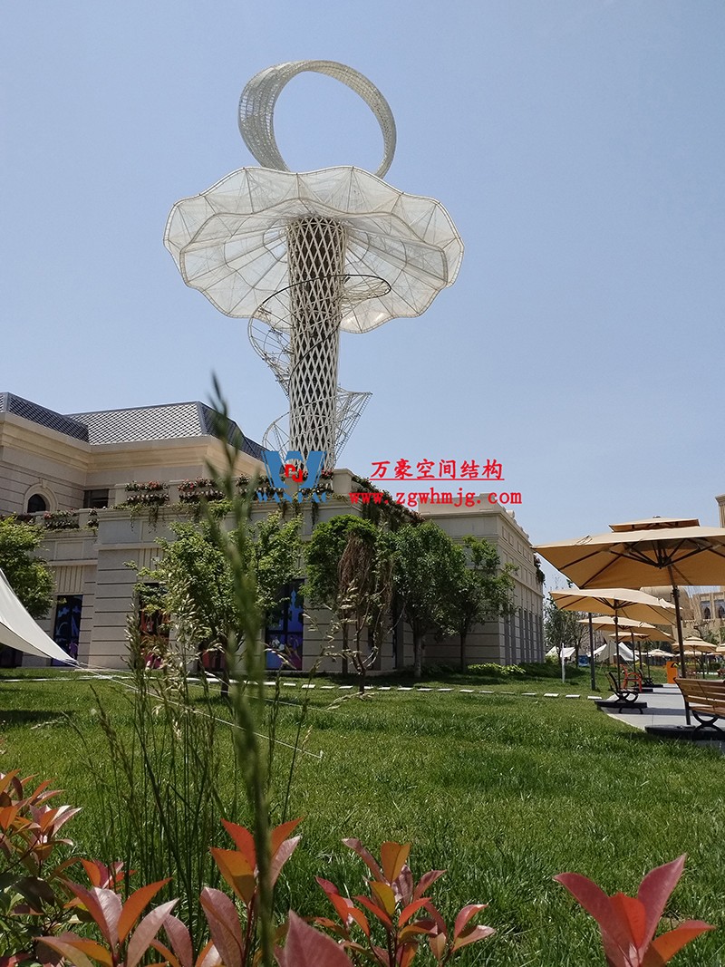 身姿輕盈，造型優(yōu)美的膜結(jié)構(gòu)建筑