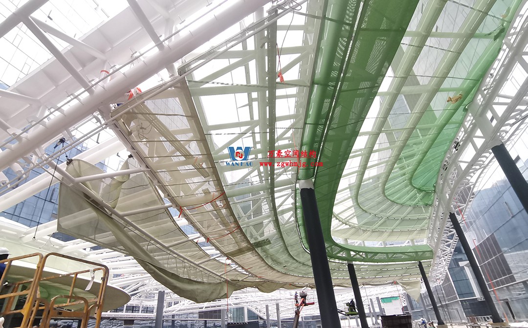 高效協(xié)作|勇于擔(dān)當(dāng)—杭州博多森谷ETFE氣枕連廊天幕項目最新施工進(jìn)展