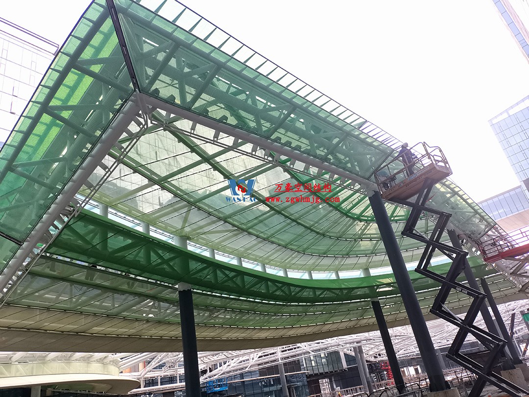 高效協(xié)作|勇于擔(dān)當(dāng)—杭州博多森谷ETFE氣枕連廊天幕項目最新施工進(jìn)展