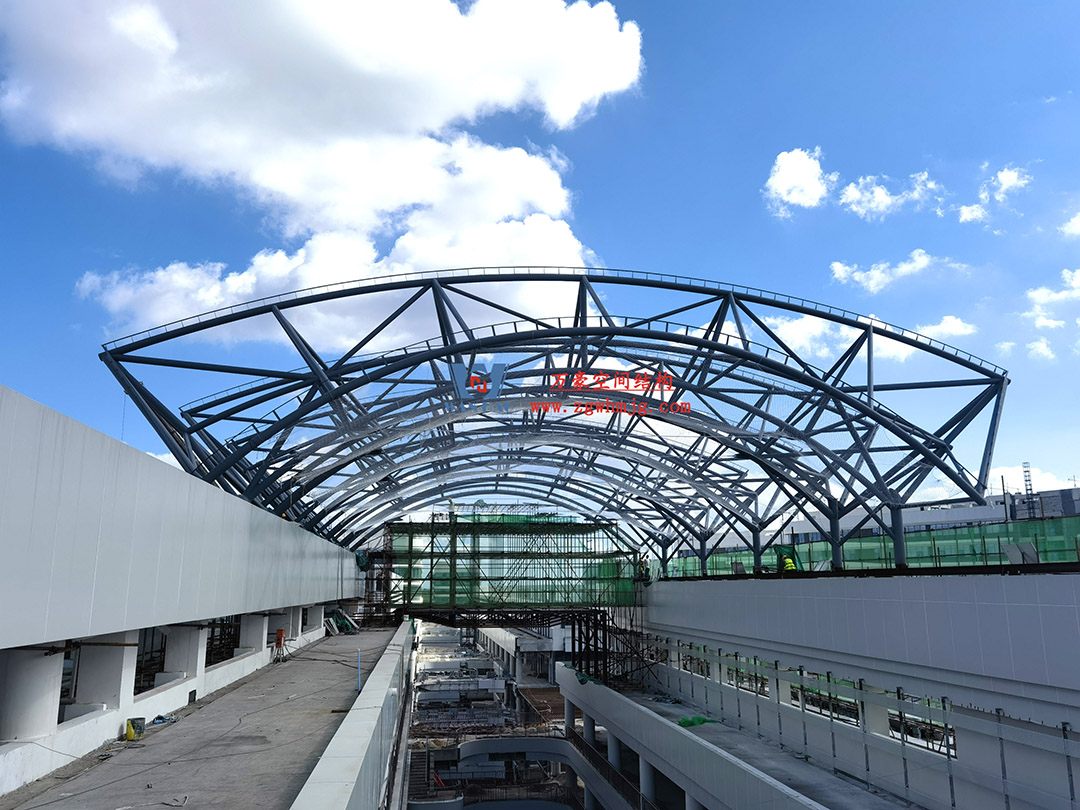 海南醫學院第一附屬醫院江東新院區連廊天幕順利完工