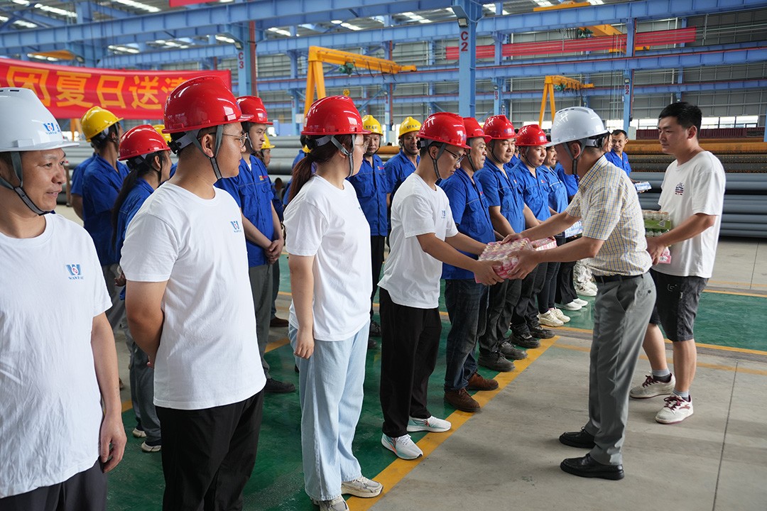 解暑“涼”方|萬豪開展“夏日送清涼”慰問活動 解暑“涼”方|萬豪開展“夏日送清涼”慰問活動