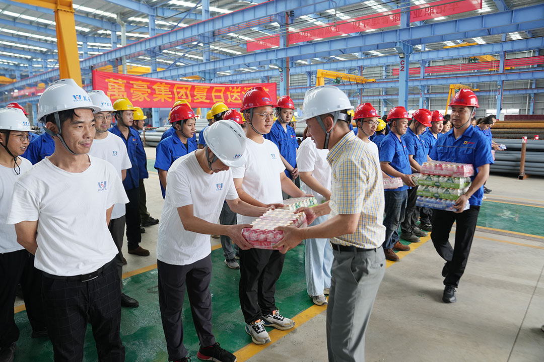 解暑“涼”方|萬豪開展“夏日送清涼”慰問活動 解暑“涼”方|萬豪開展“夏日送清涼”慰問活動