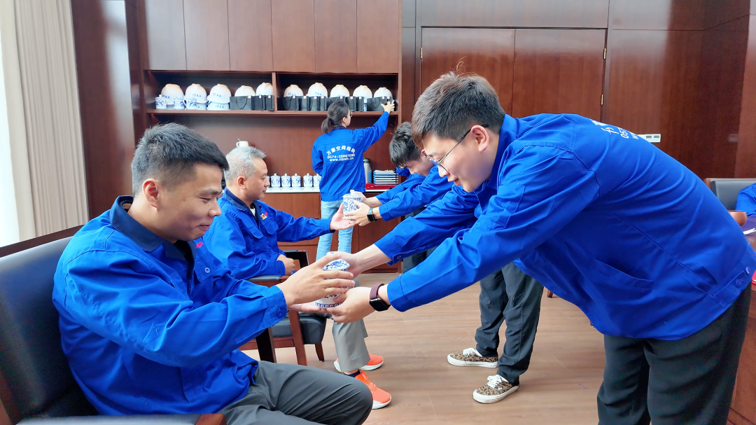 浙江萬豪空間結構集團有限公司隆重舉行“匠心傳承·共筑未來”師徒大會！