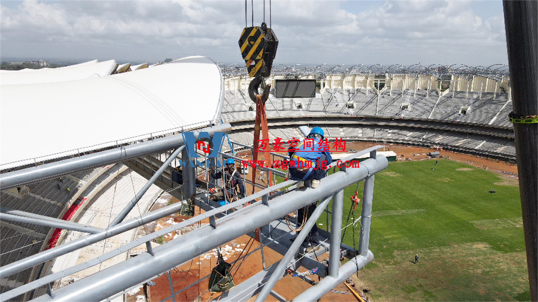 膜結構體育場屋面安裝全解析：從技術要點到經典案例