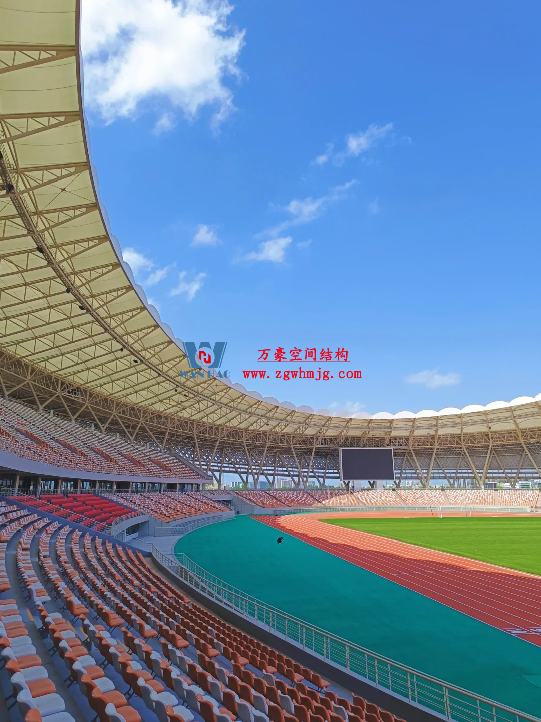 膜結構體育場屋面安裝全解析：從技術要點到經典案例