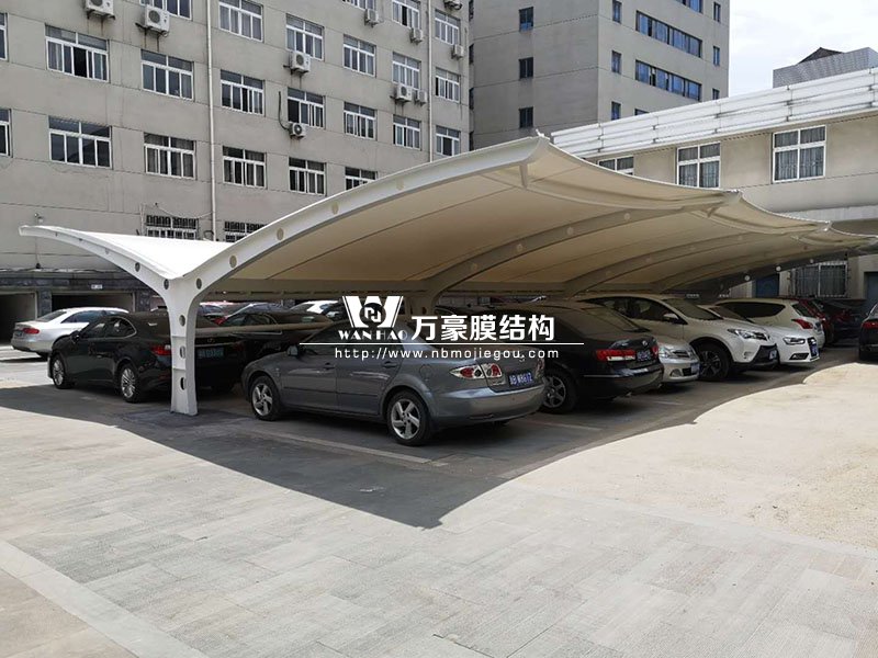 膜結構車棚